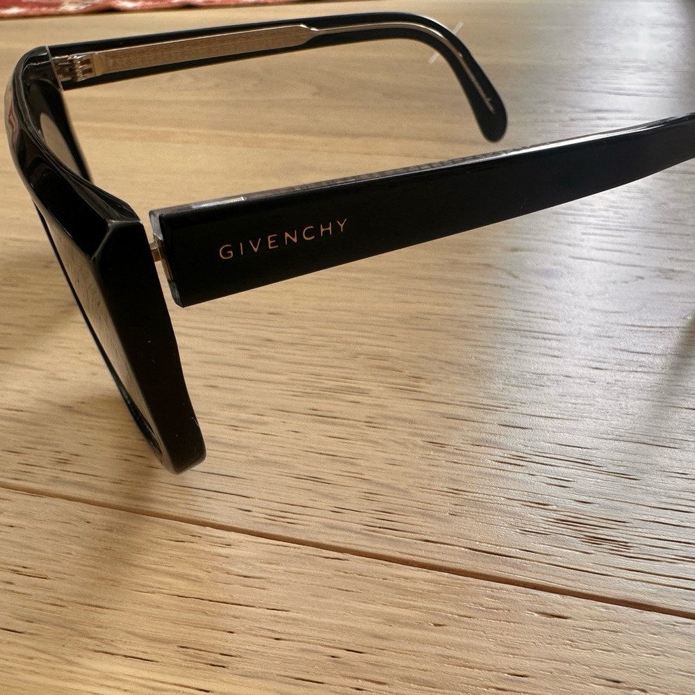 Givenchy Elegant Black Eyewear